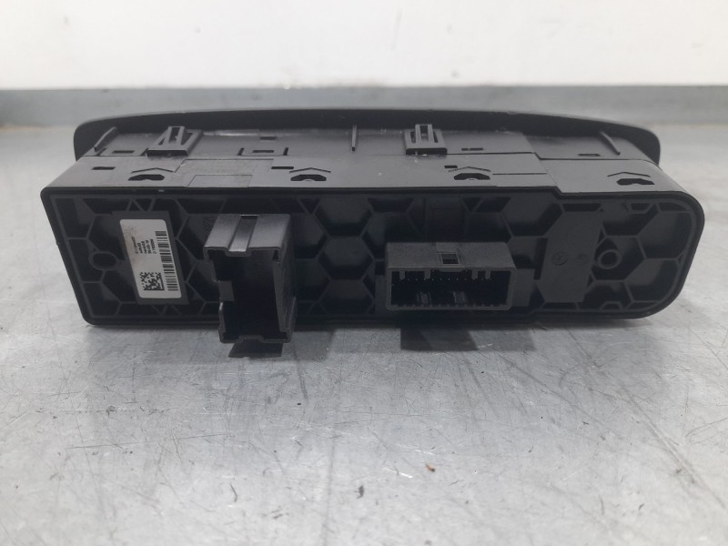 Recambio de mando elevalunas delantero izquierdo para renault kadjar (ha_, hl_) 1.5 blue dci 115 referencia OEM IAM 254012952R  