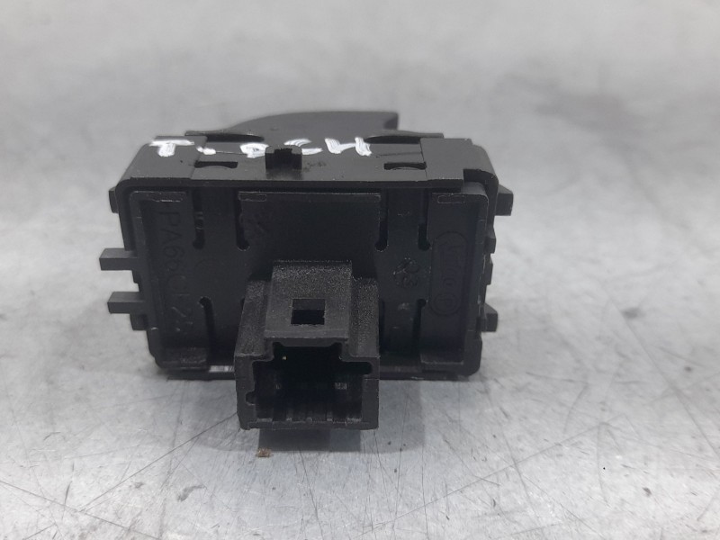 Recambio de mando elevalunas trasero derecho para renault kadjar (ha_, hl_) 1.5 blue dci 115 referencia OEM IAM 254119716R  