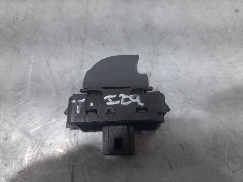 Recambio de mando elevalunas trasero izquierdo para renault kadjar (ha_, hl_) 1.5 blue dci 115 referencia OEM IAM 254119716R  