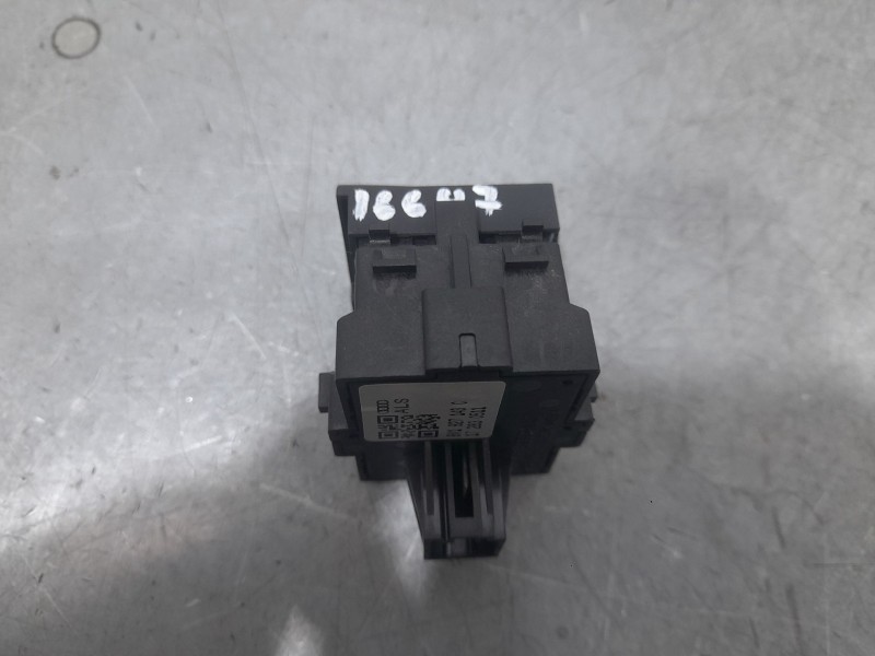 Recambio de interruptor para audi a3 sportback (8va, 8vf) 1.6 tdi referencia OEM IAM 8V1927143C  