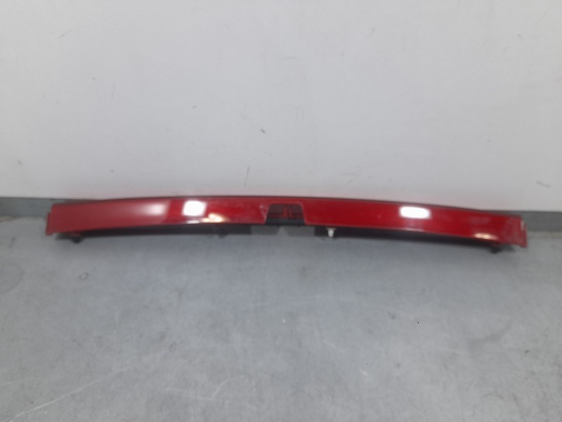 Recambio de piloto trasero central para hyundai i20 iii (bc3, bi3) 1.0 t-gdi referencia OEM IAM 92409Q0100  