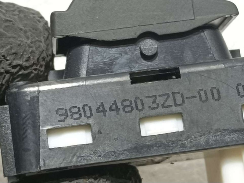 Recambio de mando elevalunas trasero derecho para peugeot 308 active pack bluehdi 130 s&s referencia OEM IAM 98044803ZD  