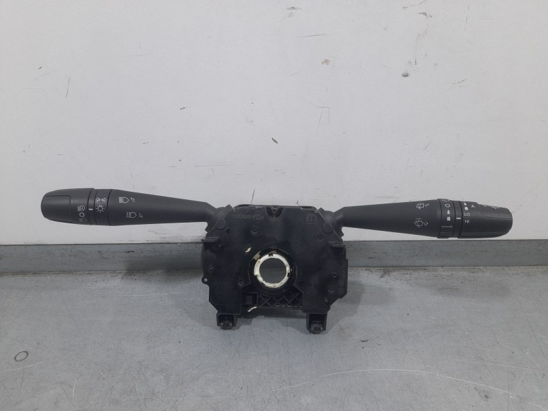 Recambio de mando luces y limpia para fiat tipo hatchback (356_, 357_) 1.6 d (356hxg1b, 356hxg11) referencia OEM IAM 7357209840 