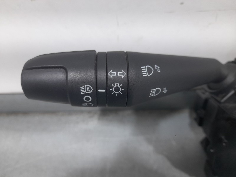 Recambio de mando luces y limpia para fiat tipo hatchback (356_, 357_) 1.6 d (356hxg1b, 356hxg11) referencia OEM IAM 7357209840 