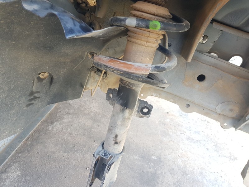 Recambio de amortiguador delantero derecho para dacia duster (hs_) 1.5 dci referencia OEM IAM 543026656R  