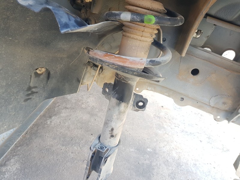 Recambio de amortiguador delantero derecho para dacia duster (hs_) 1.5 dci referencia OEM IAM 543026656R  