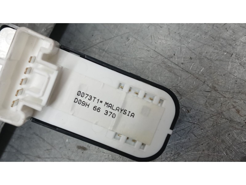 Recambio de mando elevalunas trasero izquierdo para mazda 2 hatchback (dl, dj) 1.5 skyactiv-g referencia OEM IAM D09H66370  
