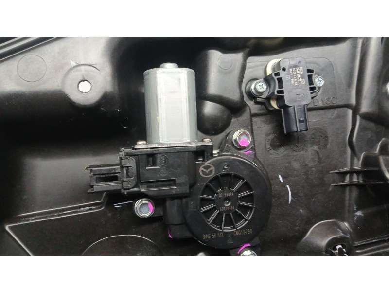 Recambio de elevalunas delantero derecho para mazda 2 hatchback (dl, dj) 1.5 skyactiv-g referencia OEM IAM DA6C58590A  