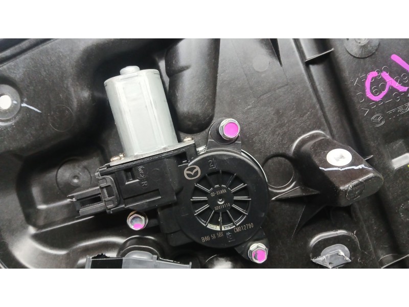 Recambio de elevalunas trasero derecho para mazda 2 hatchback (dl, dj) 1.5 skyactiv-g referencia OEM IAM DA6C72590A  