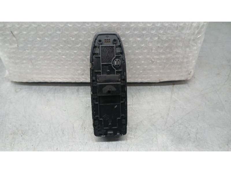 Recambio de mando elevalunas delantero izquierdo para renault clio v (b7_) 1.0 lpg (b7mt) referencia OEM IAM 254107080R  