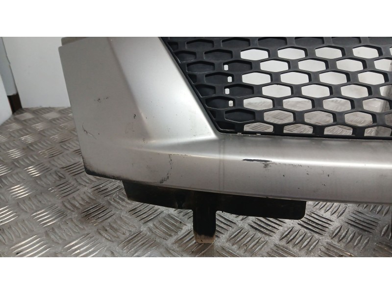 Recambio de rejilla delantera para iveco daily iv furgoneta 35c12 v, 35c12 v/p, 35s12 v, 35s12 v/p referencia OEM IAM 5801255792