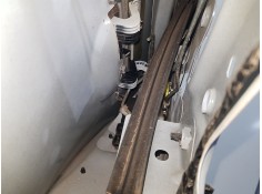 CERRADURA PUERTA TRASERA DERECHA 825029556R 