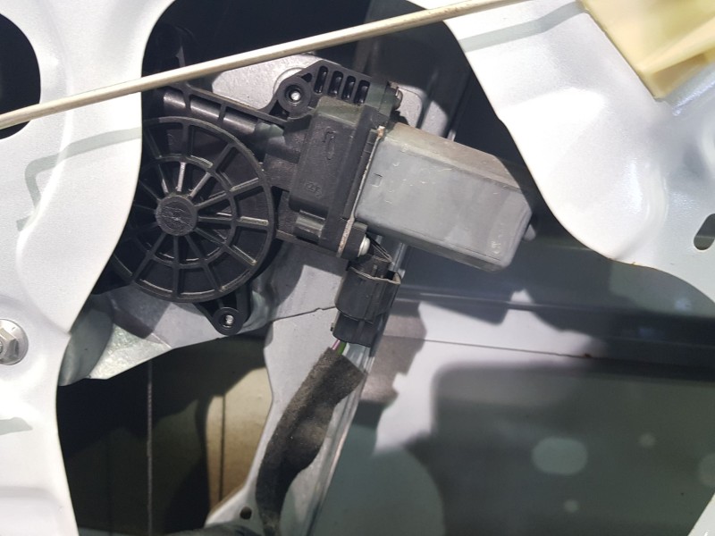 Recambio de elevalunas delantero derecho para dacia duster (hs_) 1.5 dci referencia OEM IAM 807206838R  