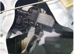 ELEVALUNAS DELANTERO DERECHO 807206838R 