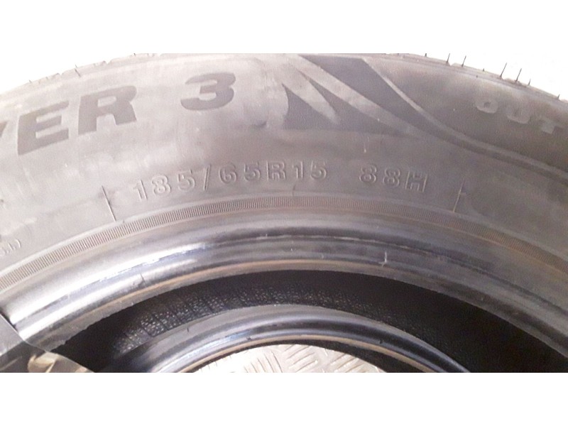 Recambio de neumatico pareja para neumaticos reutilizados - referencia OEM IAM 185651588H TRISTAR 195/65/15/88H