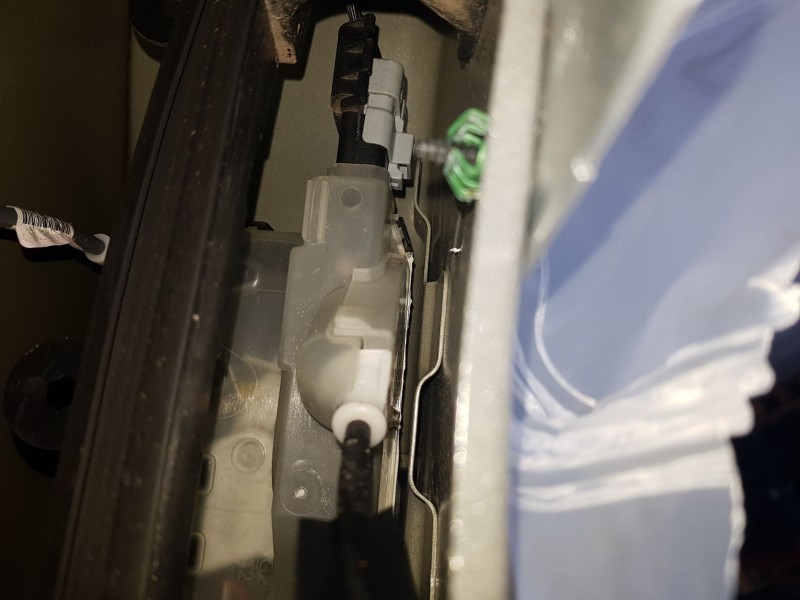 Recambio de cerradura puerta trasera izquierda para opel crossland x / crossland (p17, p2qo) 1.2 (75) referencia OEM IAM 3558106