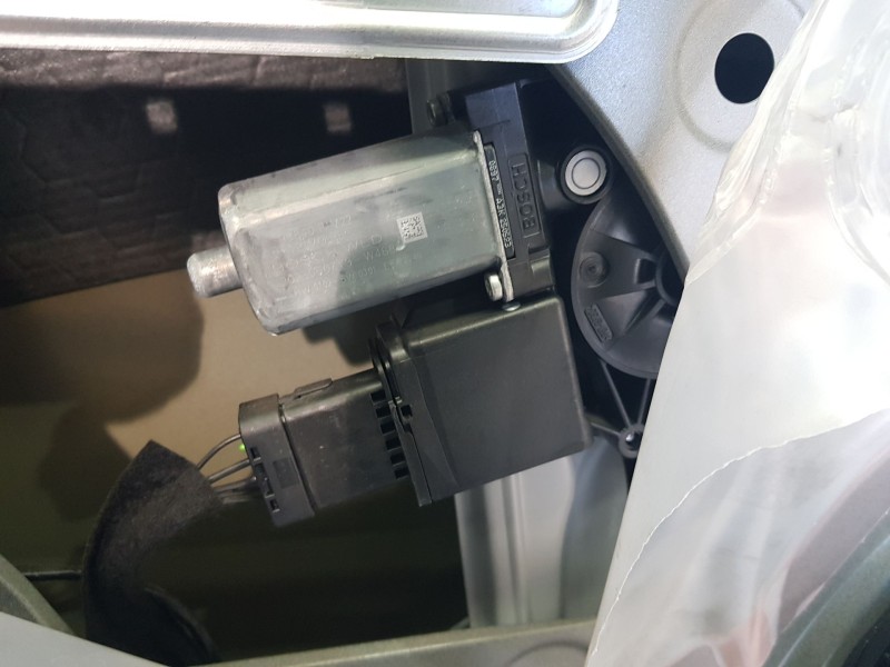 Recambio de elevalunas trasero izquierdo para opel crossland x / crossland (p17, p2qo) 1.2 (75) referencia OEM IAM 39227501  