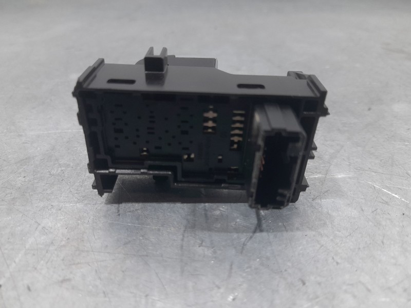 Recambio de mando elevalunas delantero derecho para lexus nx (_z1_) 300h (ayz10_) referencia OEM IAM 8481078010  
