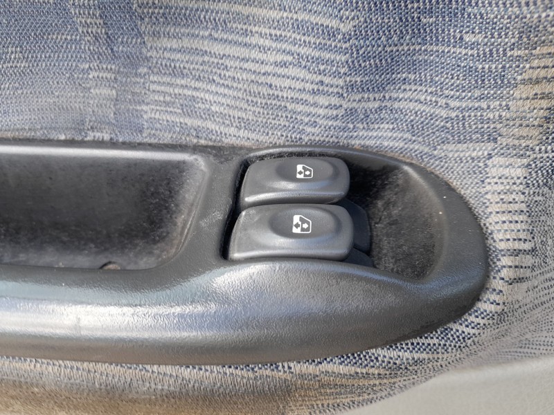Recambio de mando elevalunas delantero izquierdo para renault scénic i monospace (ja0/1_, fa0_) 1.9 dci rx4 referencia OEM IAM 7