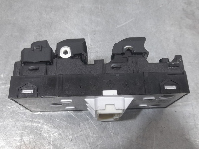 Recambio de mando elevalunas delantero izquierdo para kia ceed (cd) 1.0 t-gdi referencia OEM IAM 93571J7100 C/ MANDO RETROVISOR 