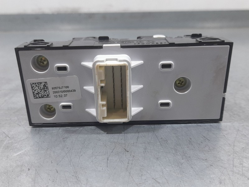 Recambio de mando elevalunas delantero izquierdo para kia ceed (cd) 1.0 t-gdi referencia OEM IAM 93571J7100 C/ MANDO RETROVISOR 