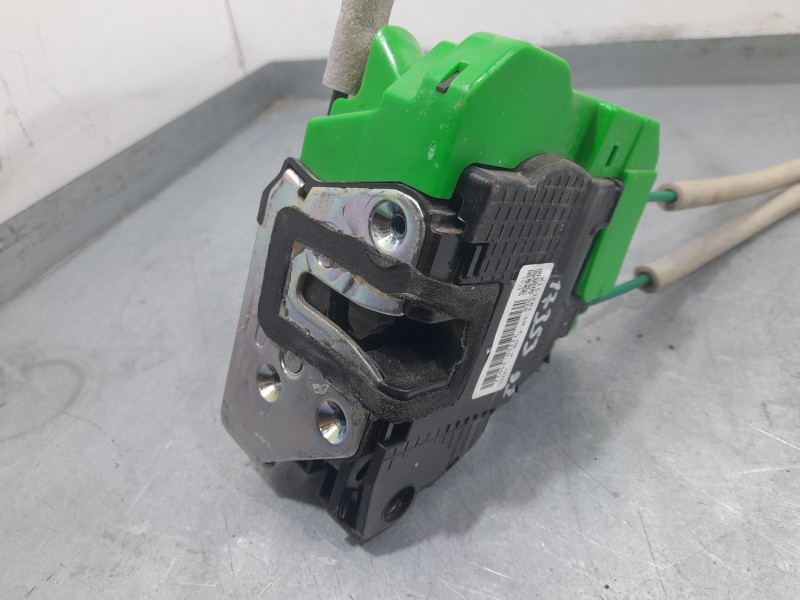 Recambio de cerradura puerta delantera izquierda para ssangyong tivoli 1.5 referencia OEM IAM 7121035021  