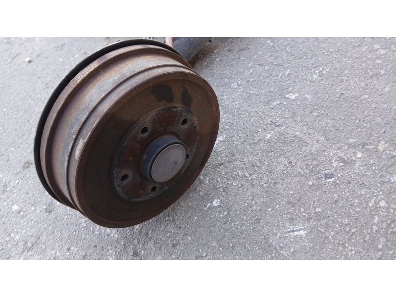 Recambio de puente trasero para dacia duster (hs_) 1.5 dci referencia OEM IAM 555016666R  