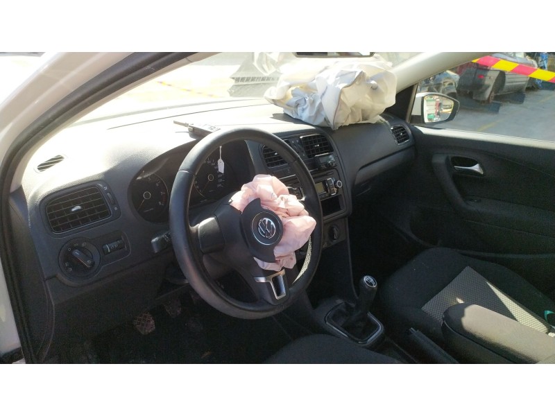 volkswagen polo v (6r1, 6c1) del año 2010