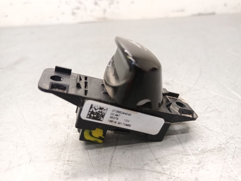 Recambio de mando elevalunas delantero derecho para fiat 500 (312_) 1.2 (312axa1a) referencia OEM IAM 735450602  