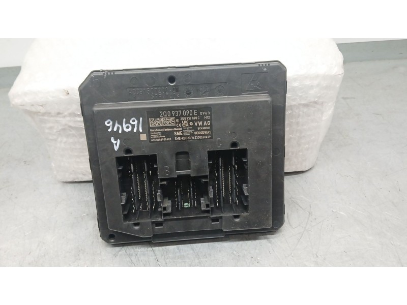 Recambio de caja reles / fusibles para seat arona (kj7, kjp) 1.0 tsi referencia OEM IAM 2Q0937548D  