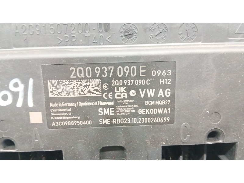 Recambio de caja reles / fusibles para seat arona (kj7, kjp) 1.0 tsi referencia OEM IAM 2Q0937548D  