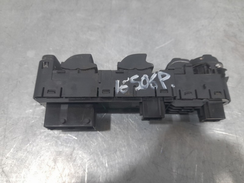 Recambio de mando elevalunas delantero izquierdo para peugeot 208 ii (ub_, up_, uw_, uj_) 1.2 puretech 100 referencia OEM IAM 96