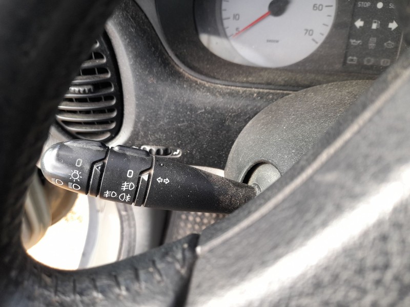 Recambio de mando luces y limpia para renault scénic i monospace (ja0/1_, fa0_) 1.9 dci rx4 referencia OEM IAM 7701047261  77010