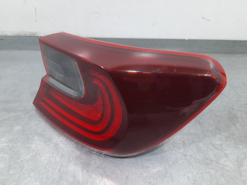 Recambio de piloto trasero derecho exterior para kia ceed (cd) 1.0 t-gdi referencia OEM IAM 92402J7050  