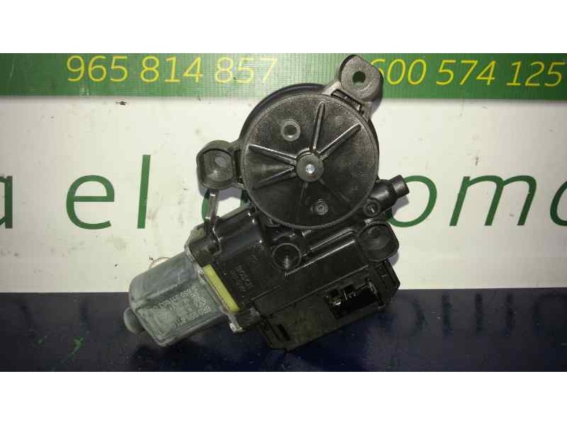 Recambio de motor elevalunas trasero izquierdo para volkswagen polo (6r1) advance referencia OEM IAM 0130822532 BOSCH ELECTRICO