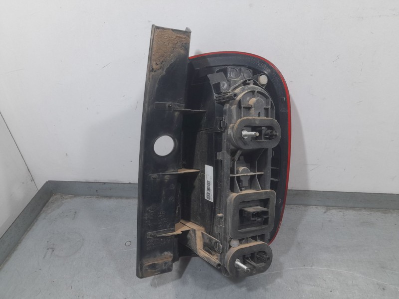 Recambio de piloto trasero izquierdo para dacia duster (hs_) 1.5 dci referencia OEM IAM 265551679R  