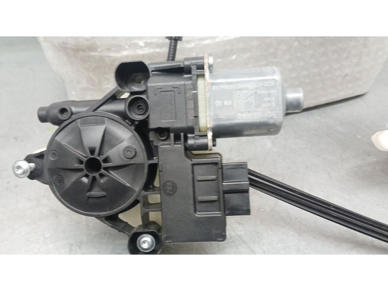 Recambio de elevalunas trasero derecho para seat arona (kj7, kjp) 1.0 tsi referencia OEM IAM 6F0839462D CTRICO 6 PINS 