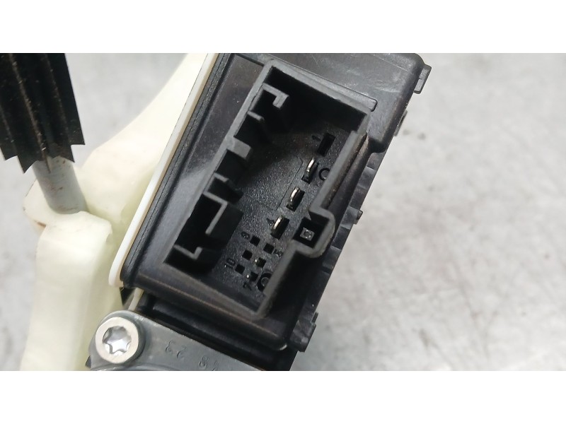 Recambio de elevalunas trasero derecho para seat arona (kj7, kjp) 1.0 tsi referencia OEM IAM 6F0839462D CTRICO 6 PINS 