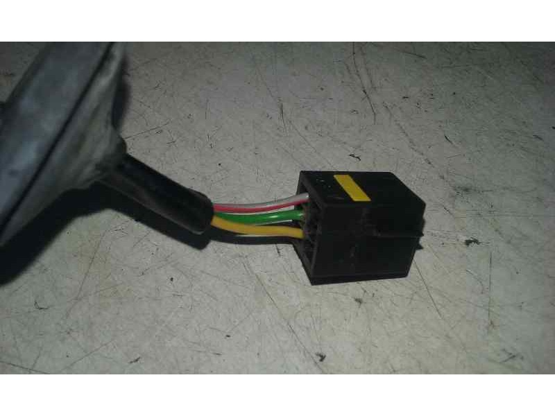 Recambio de retrovisor izquierdo para opel corsa d catch me referencia OEM IAM  3 CABLES ELECTRICO-FALTA CRISTAL