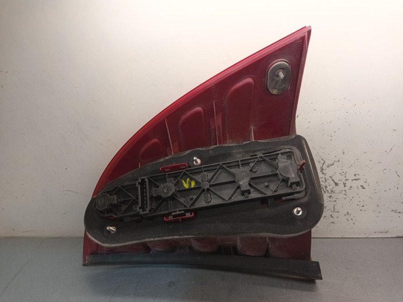 Recambio de piloto trasero izquierdo para mercedes-benz clase c t-model (s203) c 220 cdi (203.206) referencia OEM IAM A203820016