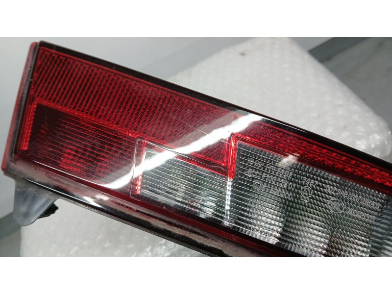 Recambio de piloto trasero derecho paragolpes para bmw i3 (i01) electric referencia OEM IAM 63217304044 ROZADO 