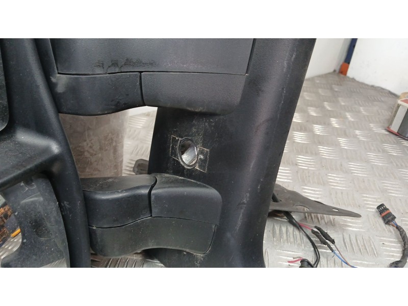 Recambio de retrovisor izquierdo para iveco daily iv furgoneta 35c12 v, 35c12 v/p, 35s12 v, 35s12 v/p referencia OEM IAM 0380040