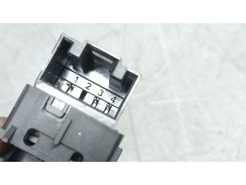 Recambio de mando elevalunas trasero derecho para cupra formentor (km7, kmp) 2.0 tsi 4drive referencia OEM IAM 5G0959855NWZU  