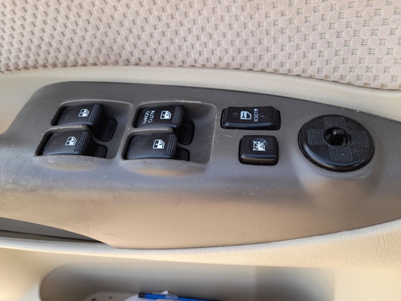 Recambio de mando elevalunas delantero izquierdo para hyundai tucson (jm) 2.0 crdi referencia OEM IAM 935702E250G8 C/MANDO RETRO