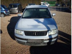 VOLKSWAGEN PASSAT BERLINA (3B2)