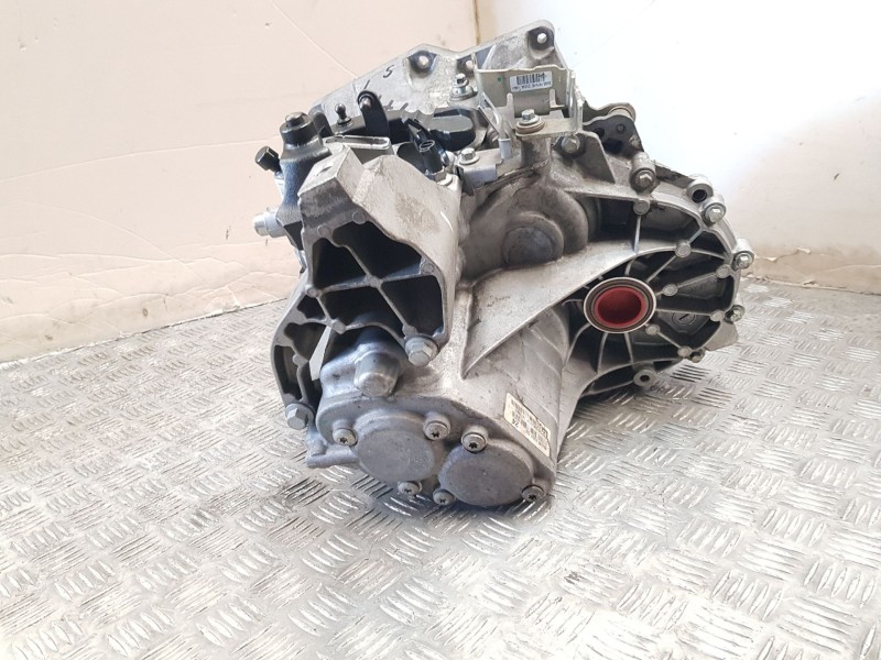 Recambio de caja cambios para ford focus iii 1.6 tdci referencia OEM IAM AV6R7002GJ 2255744 141901