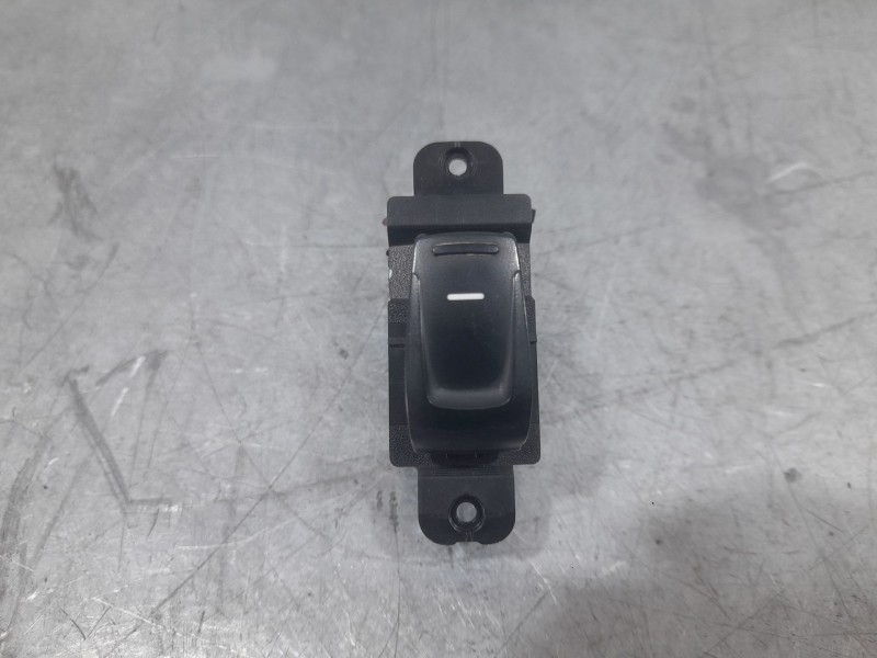 Recambio de mando elevalunas delantero derecho para ssangyong tivoli 1.5 referencia OEM IAM 8585035100LBV  