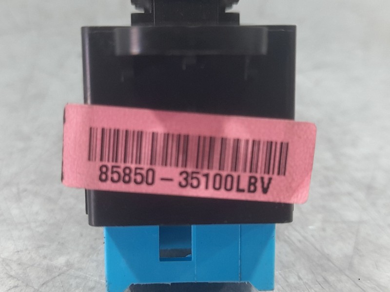 Recambio de mando elevalunas delantero derecho para ssangyong tivoli 1.5 referencia OEM IAM 8585035100LBV  