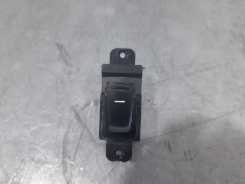 Recambio de mando elevalunas trasero izquierdo para ssangyong tivoli 1.5 referencia OEM IAM 8585035100LBV  