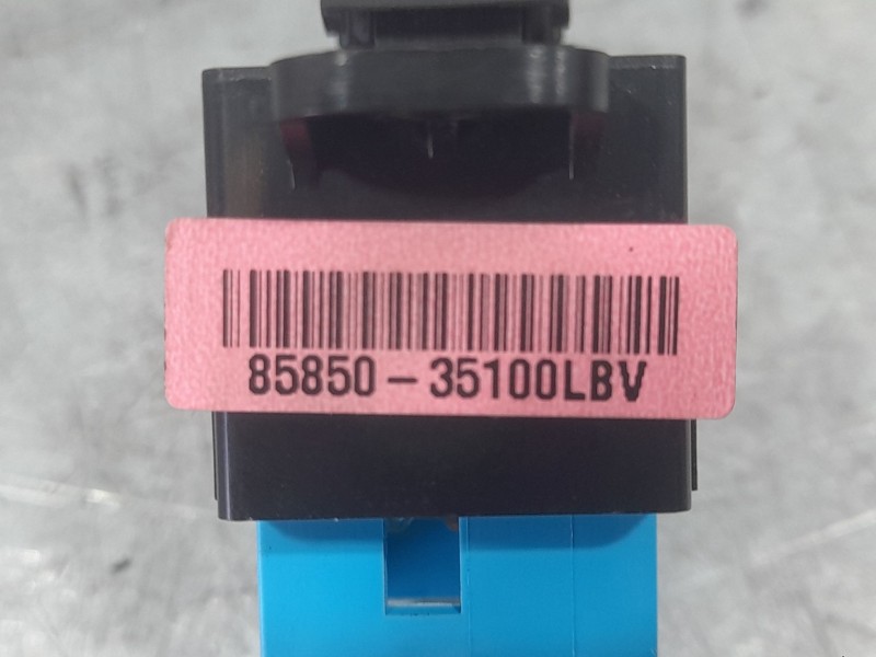 Recambio de mando elevalunas trasero izquierdo para ssangyong tivoli 1.5 referencia OEM IAM 8585035100LBV  